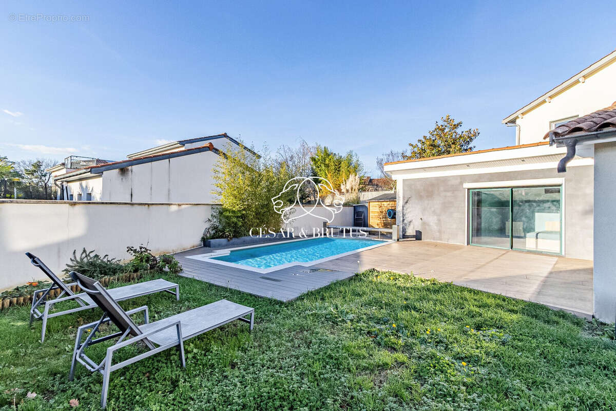 Maison 155 m² à Tassin-La-Demi-Lune  - photo 4
