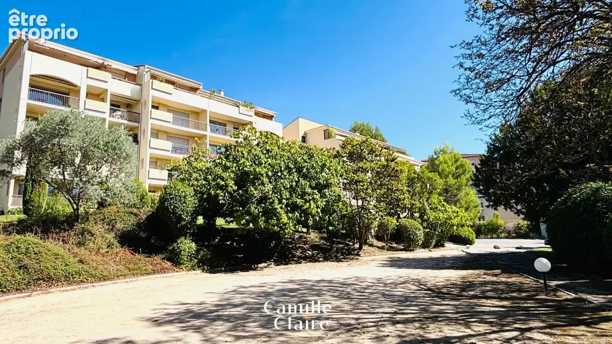Centre ville et commerces à pied Aix en Provence - Appartement  T3 - T4 avec terrasse, ascenseur et parking - - photo 14