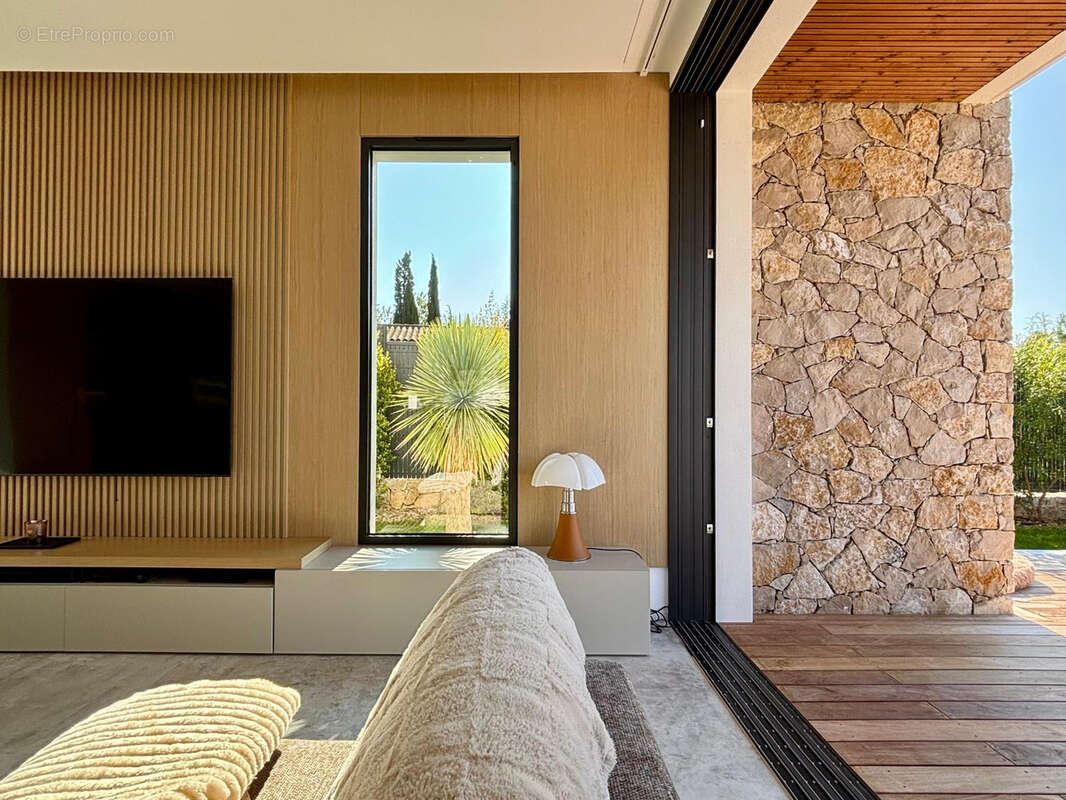 Maison à SAINT-CHAMAS