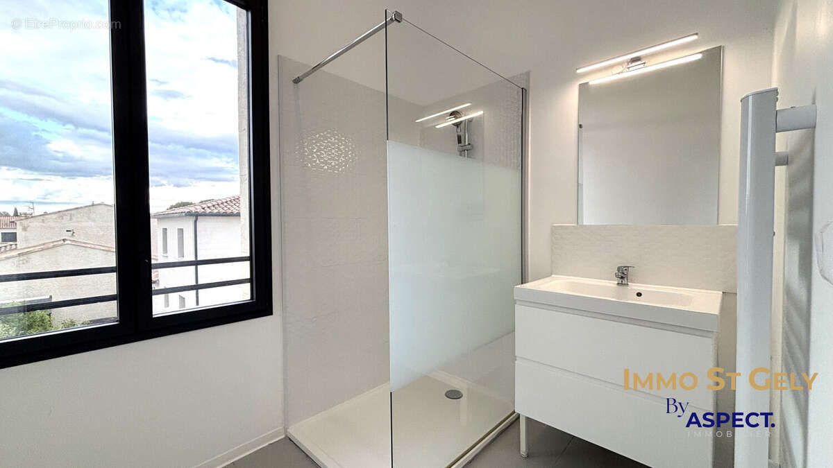 Appartement à LUNEL