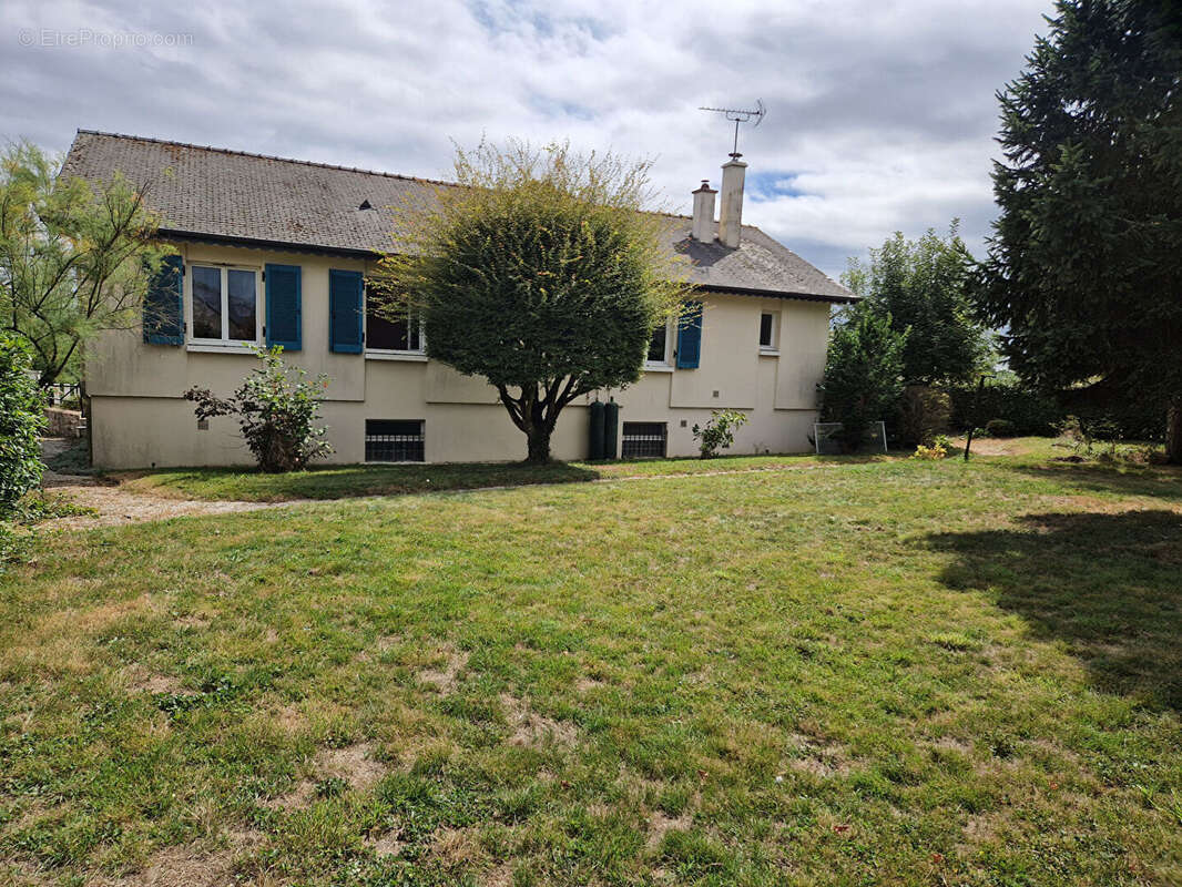 Maison à SAINT-POIX