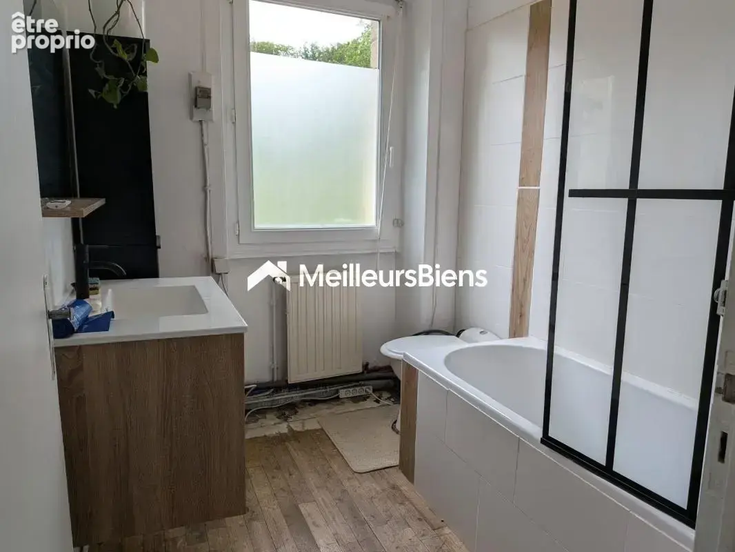 Maison familiale à Monteneuf 4 chambres terrain de 1810 m² - photo 15