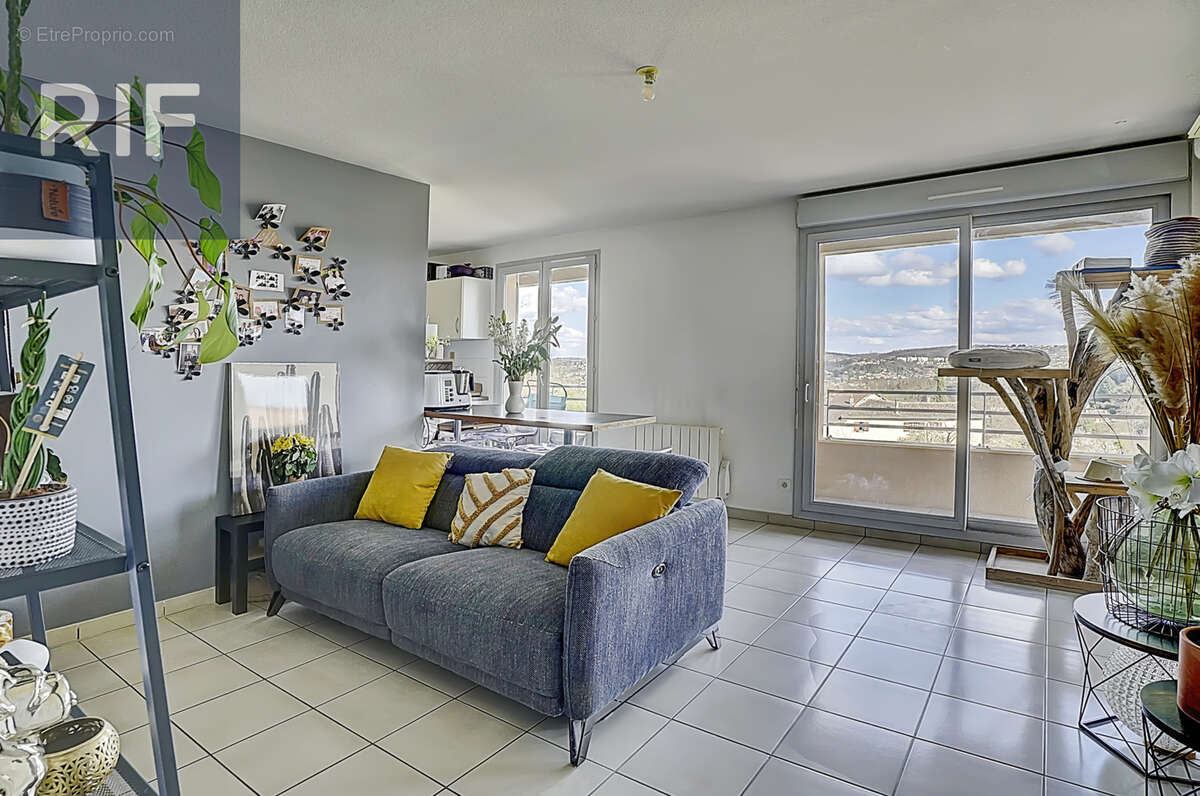 Appartement à CURIS-AU-MONT-D'OR