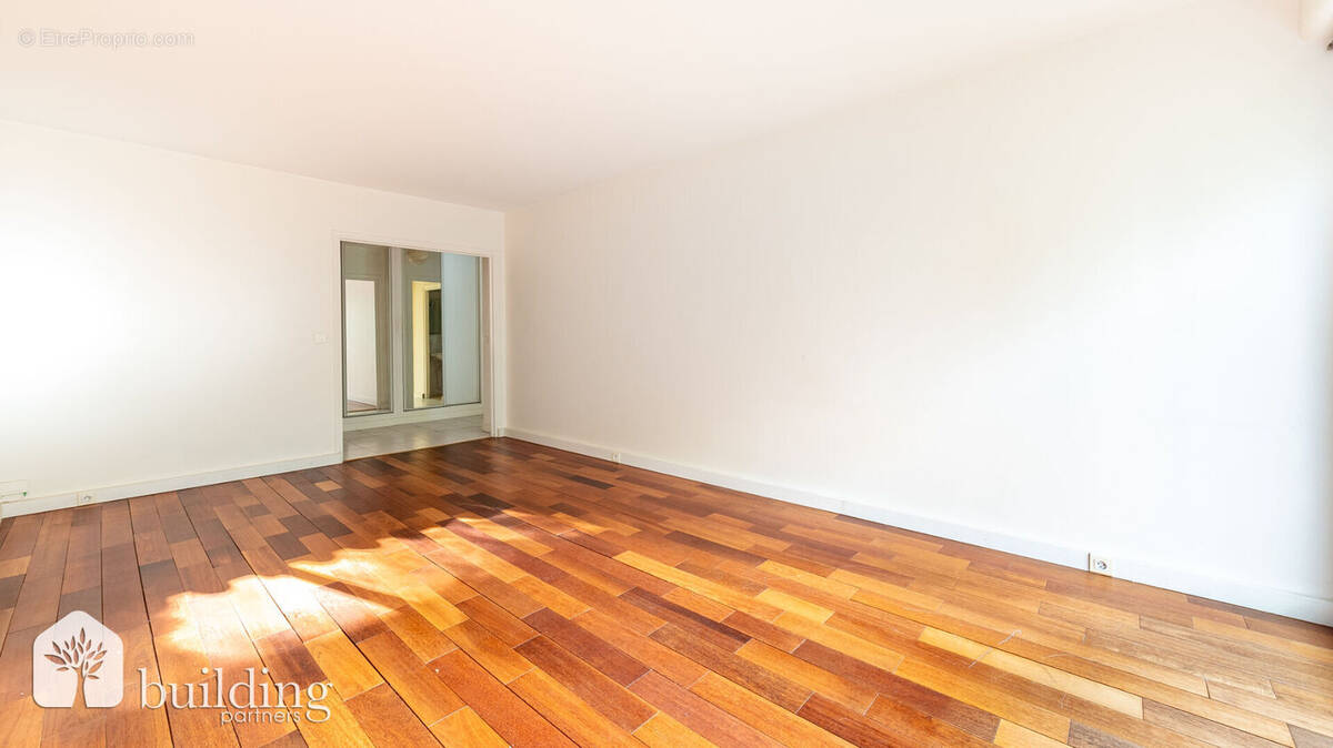 Appartement à NEUILLY-SUR-SEINE
