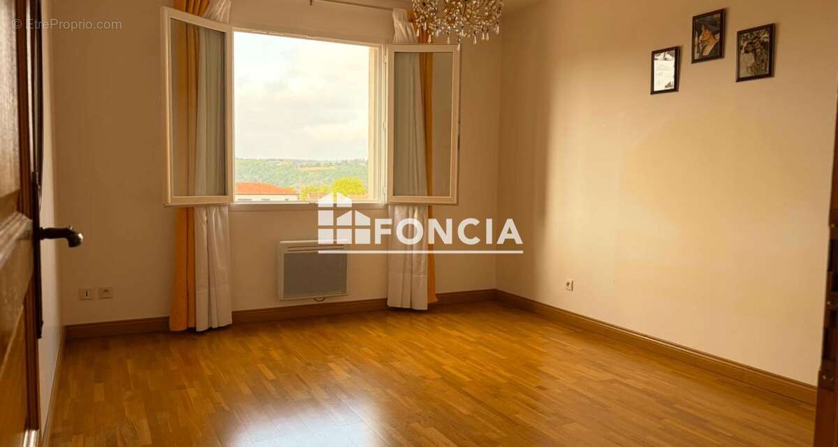 A vendre, Cahors, villa d'environ 222m2 - photo 11