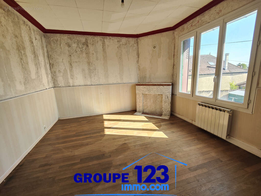 Ensemble immobilier avec 2 logements et local professionnel - photo 3