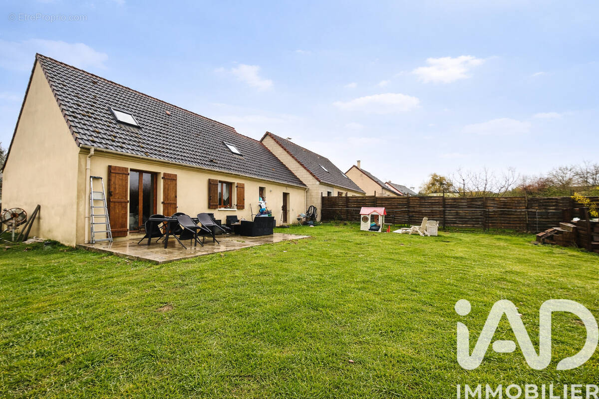 Photo 1 - Maison à CHARBUY