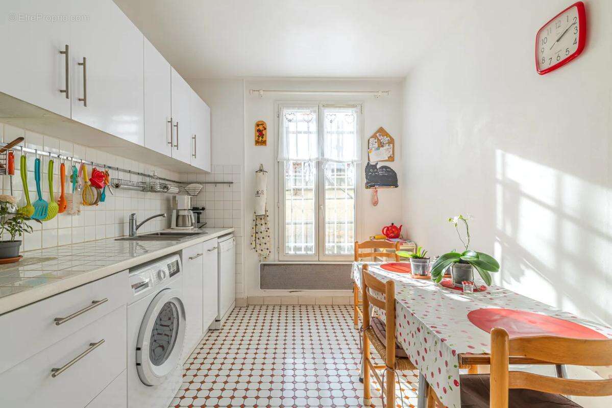 Appartement à PARIS-18E