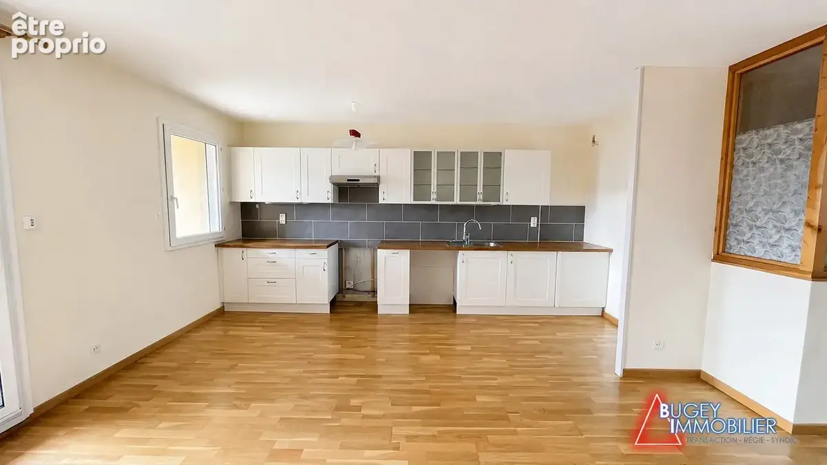 Appartement 75 m² à Amberieu-En-Bugey  - photo 2
