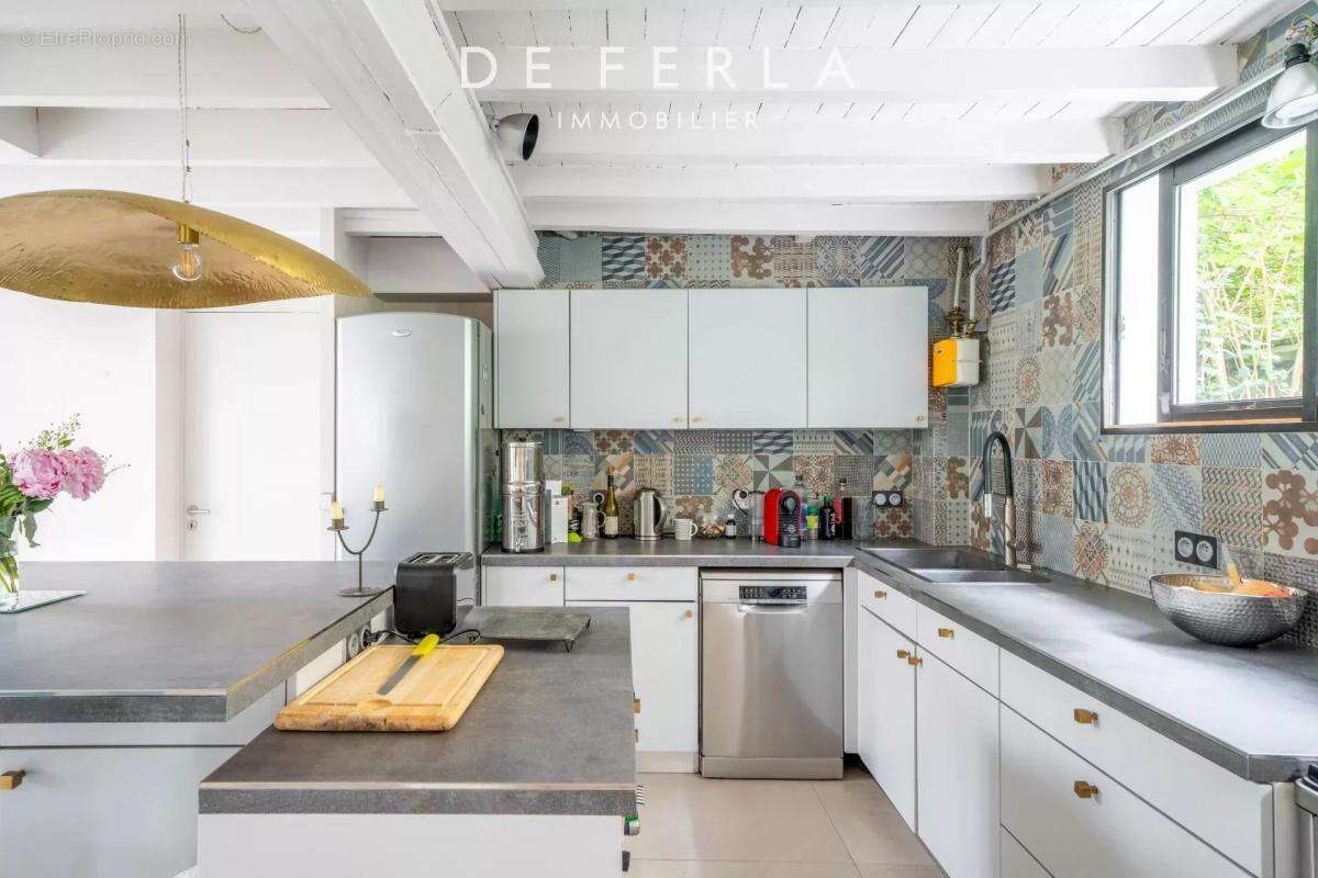 Appartement à PARIS-14E