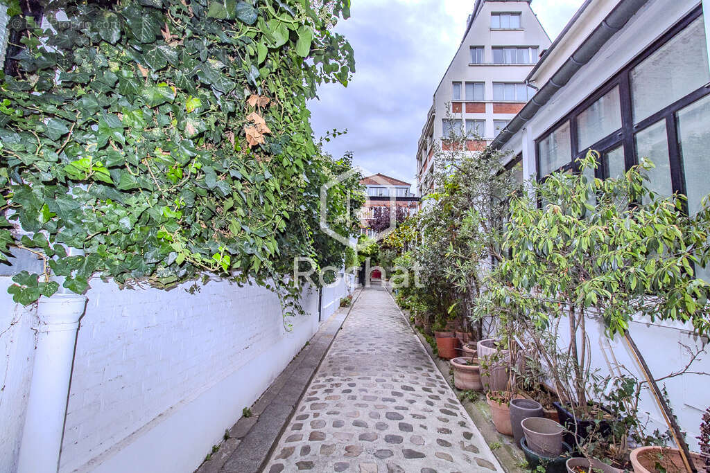 Autre à PARIS-10E