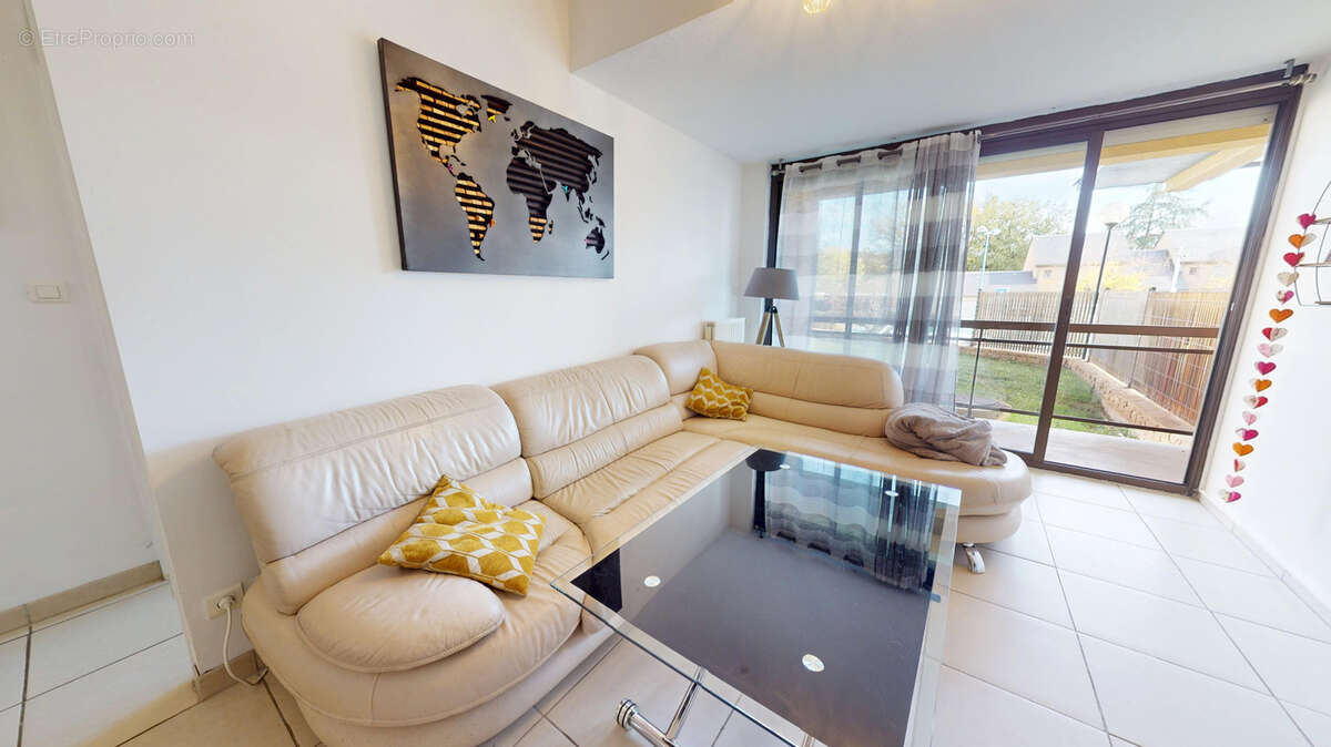 Appartement à ONET-LE-CHATEAU