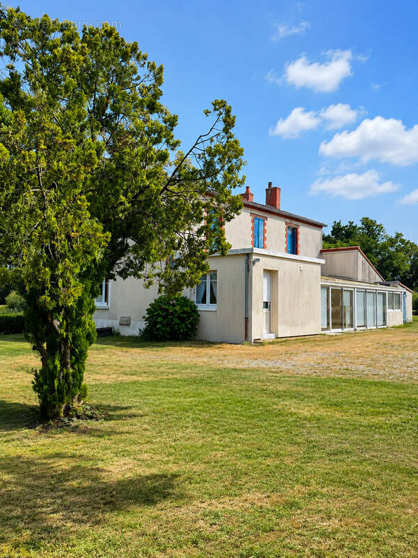 Maison à LES CLOUZEAUX