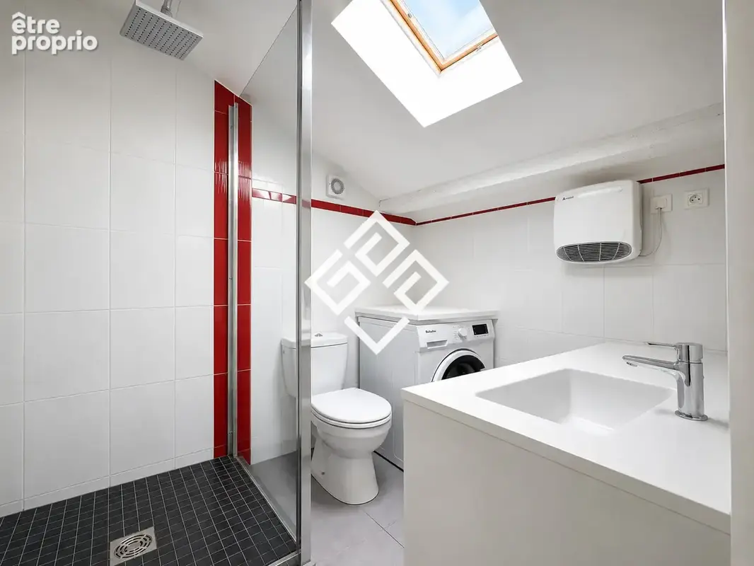 Narbonne centre-ville   Appartement mansardé de 60 m2 au sol - photo 8