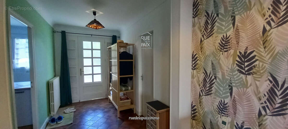 Maison à LENCLOITRE