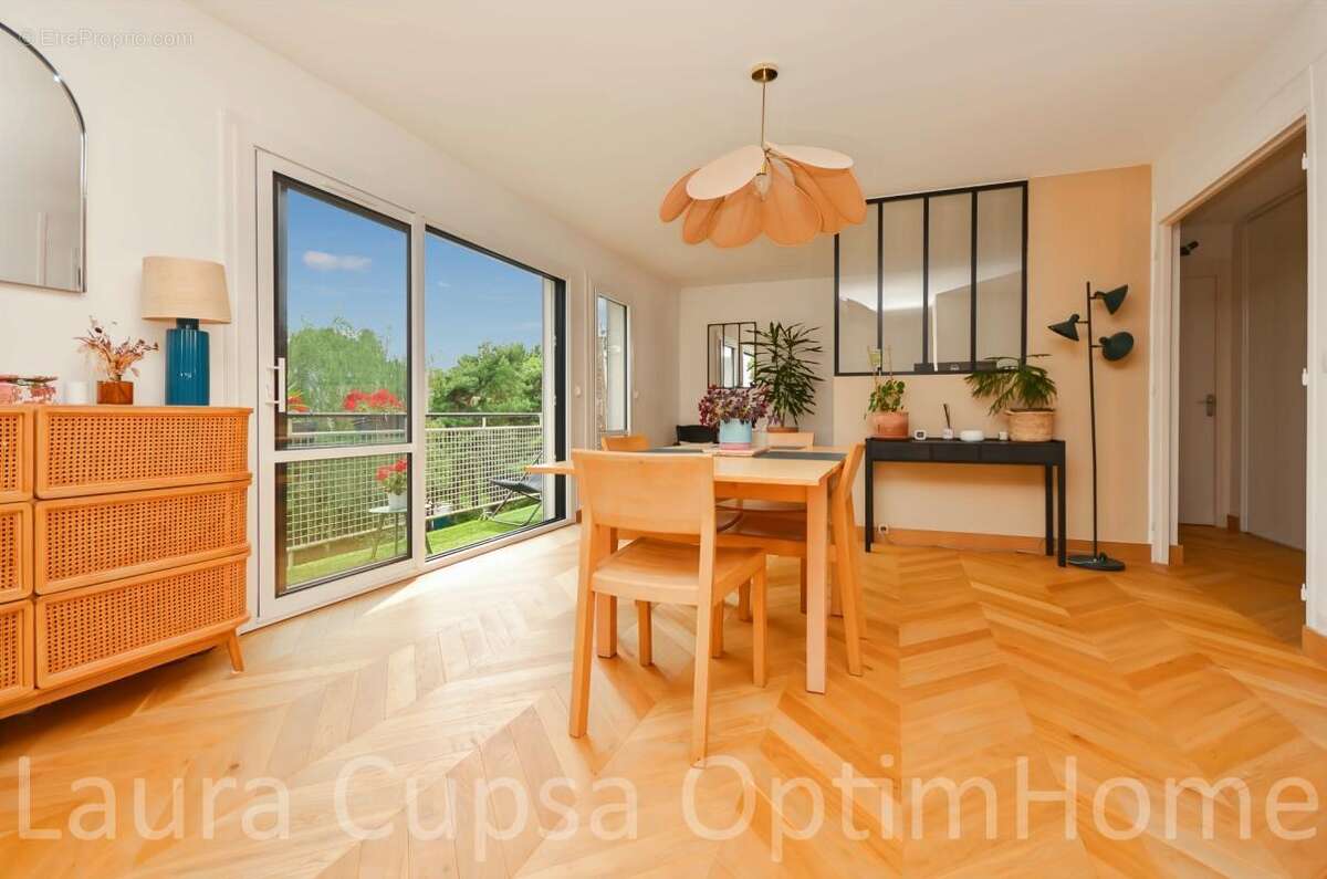 Sceaux - 8 min rer sceaux - 7p - 120, 95 m² - 2 balcons - 4e et dernier etage - 2 caves - box et parking libre dans residence fe - photo 2