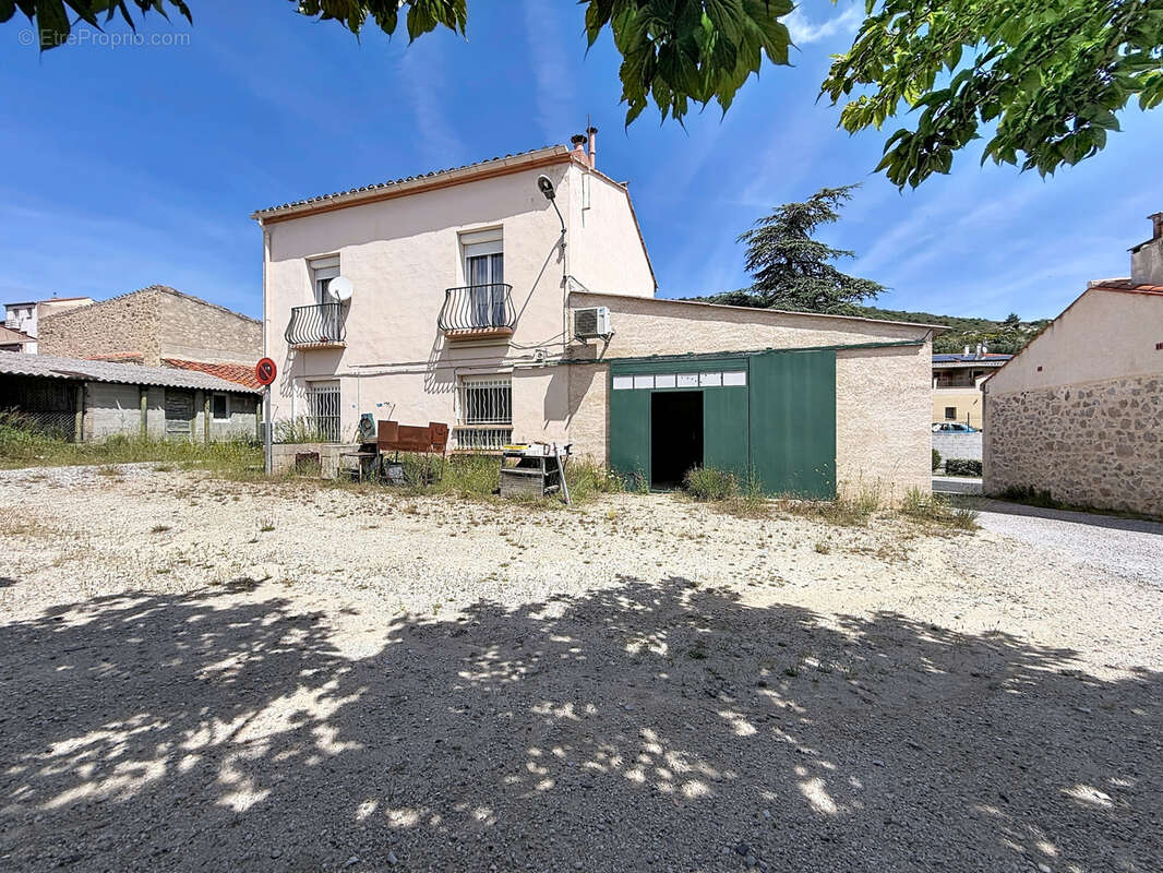 À découvrir à Trévillach   Grande villa T6 avec jardin et garage - photo 2