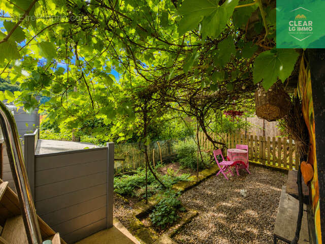 Maisonavec jardin et piscine - photo 7