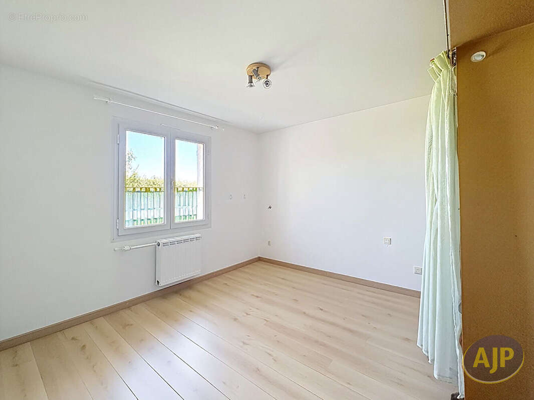 SAINT-DENIS-DU-PAYRE - Charmante maison de plain-pied 123 m² - photo 8