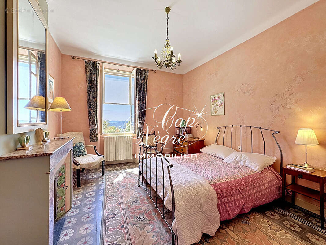 Propriete historique 10 pieces avec magnifique vue mer et jardin luxuriant - photo 17