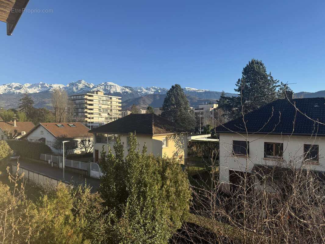 Appartement à MEYLAN
