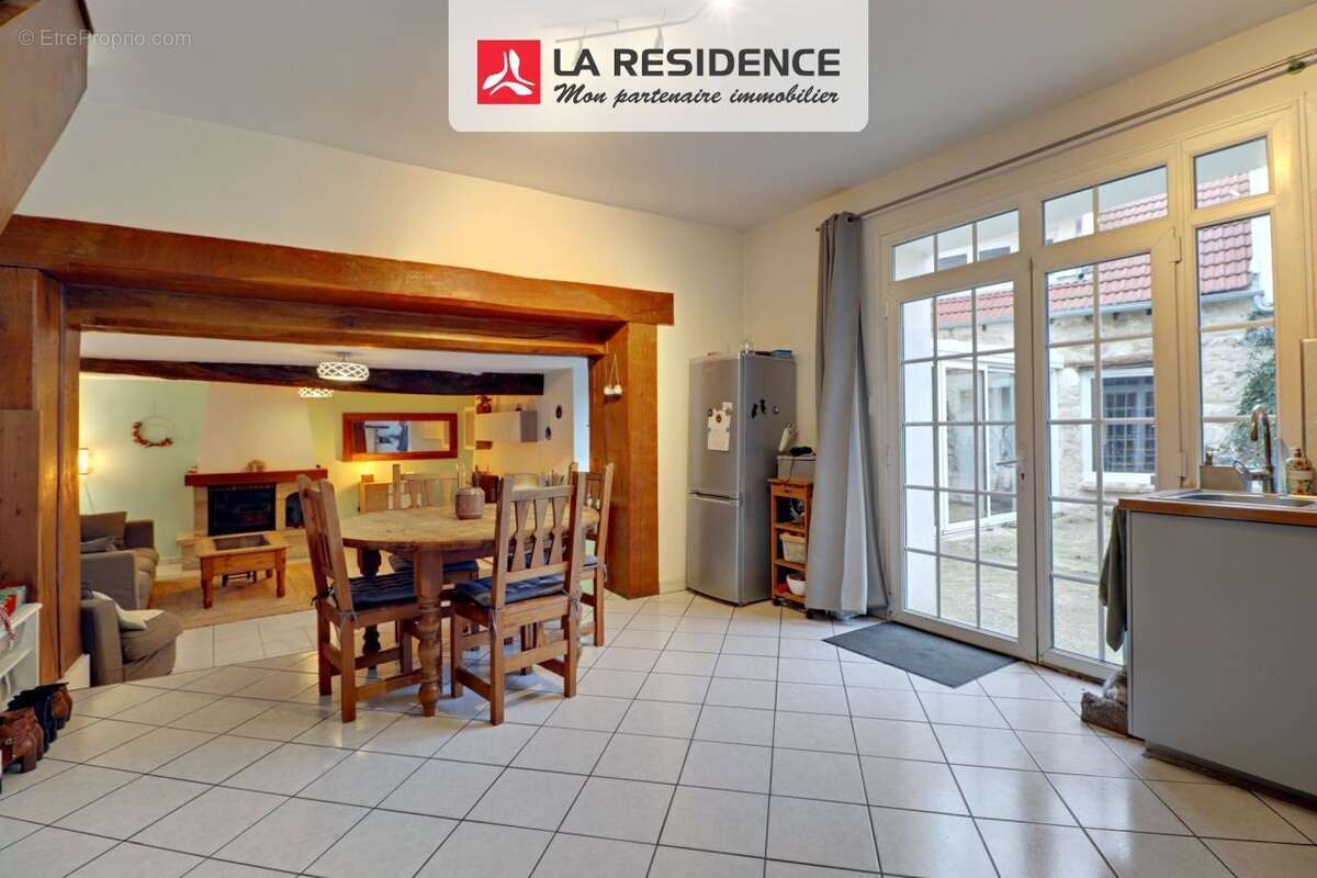 Maison à JOUY-LE-MOUTIER