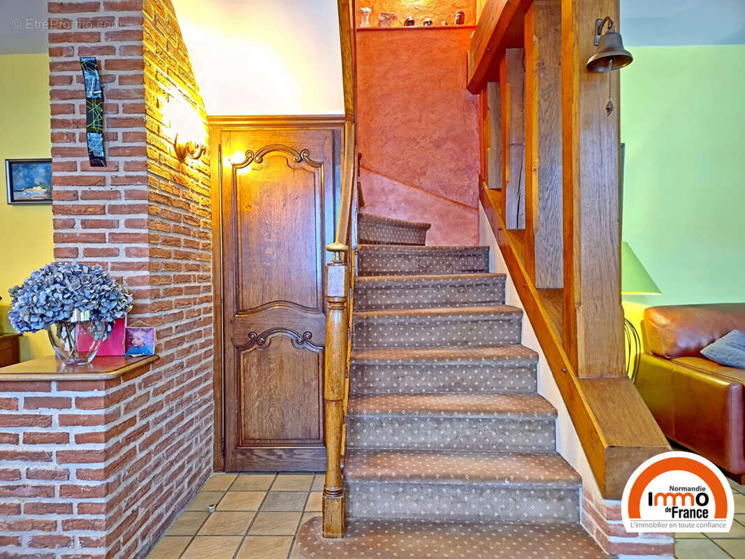 Maison à SAINT-JEAN-DU-CARDONNAY