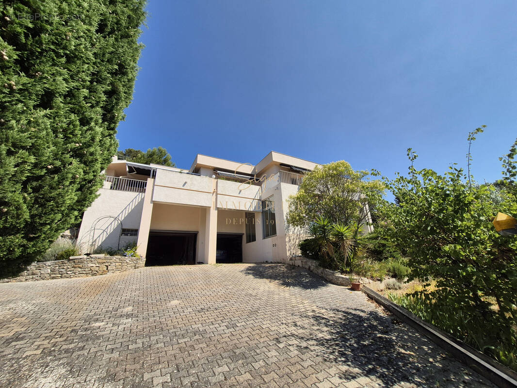 Maison à CARNOUX-EN-PROVENCE