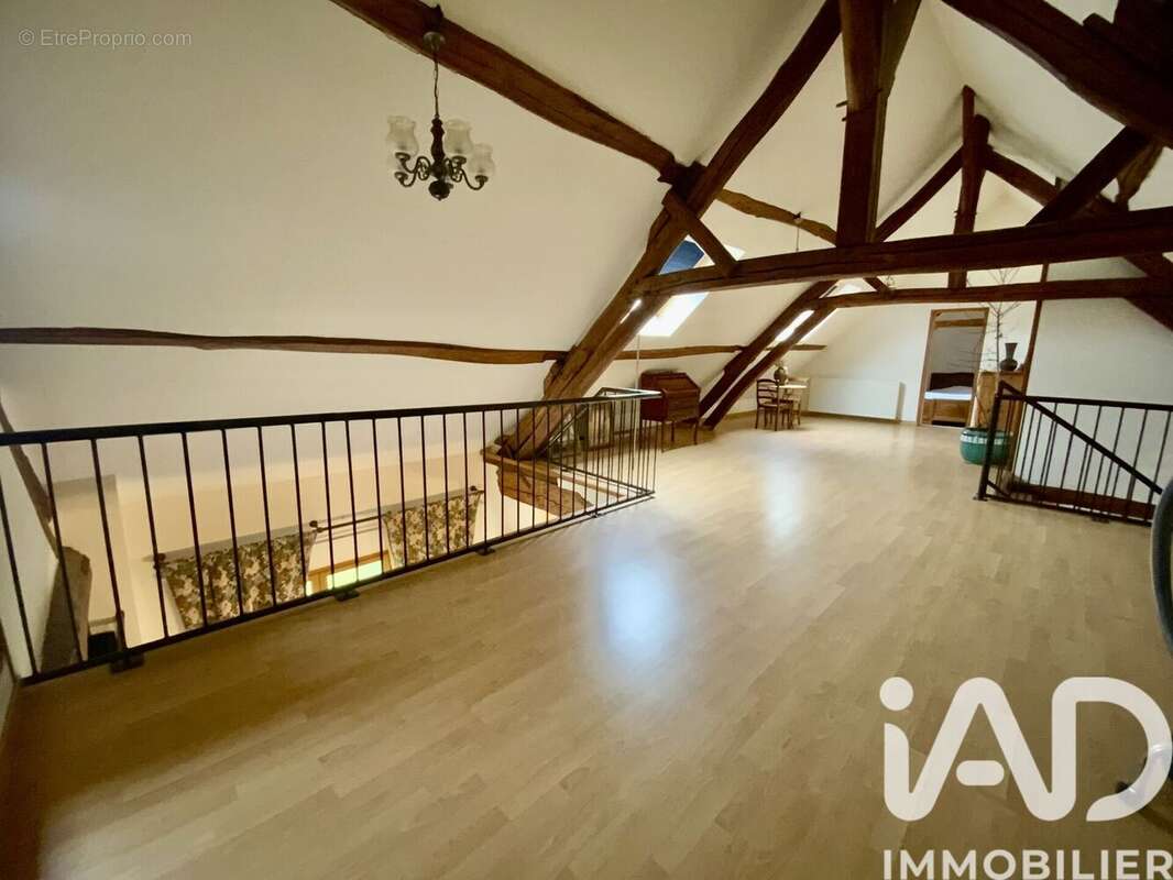 Maison 206 m² à Evry  - photo 8