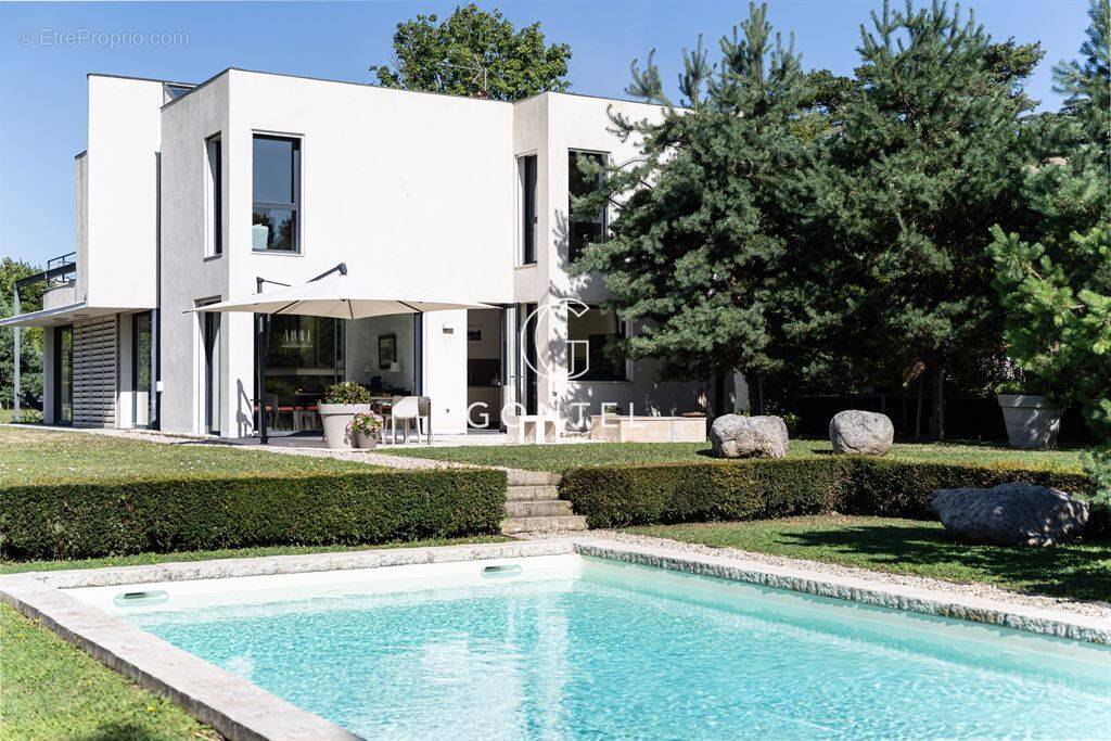 Maison à SAINT-CYR-AU-MONT-D'OR