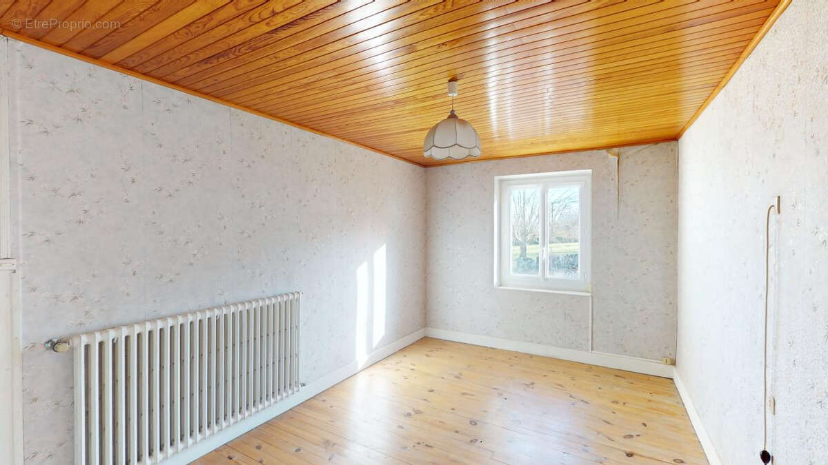 Maison à BOUVESSE-QUIRIEU