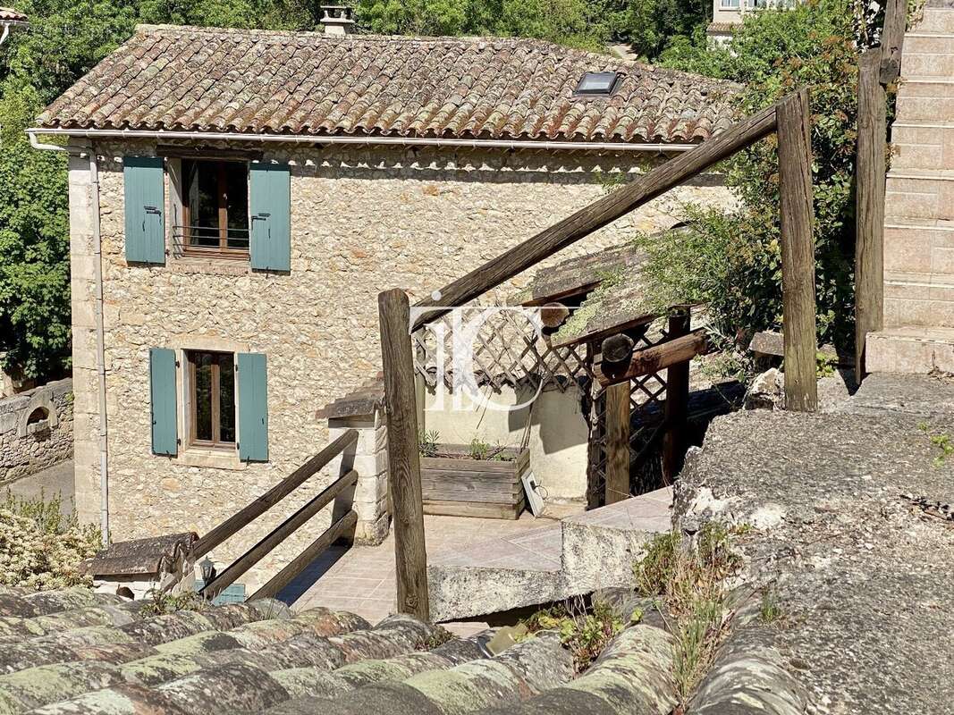 Barjac, 2 mas en pierre renoves sur 204m2, cour interieure, garage, sur 4700m2 + verger 2000m2 - photo 33