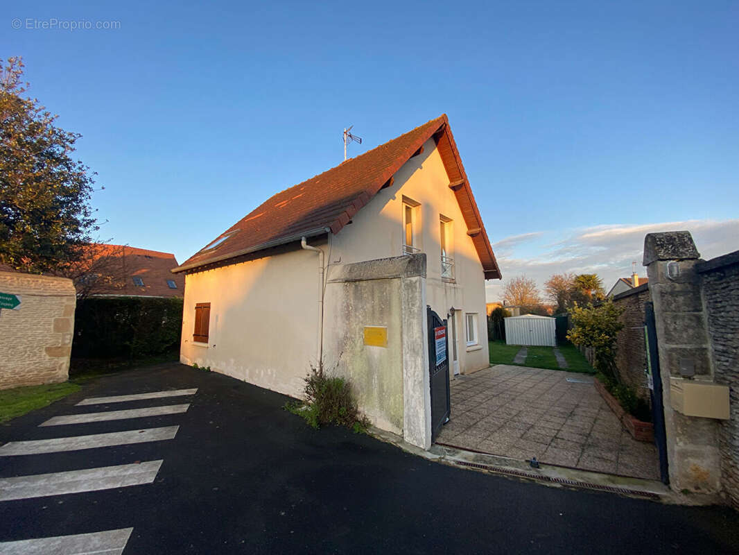 Maison à BIEVILLE-BEUVILLE