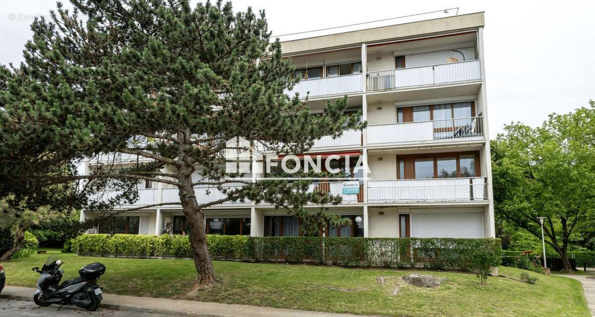 Appartement à CHILLY-MAZARIN