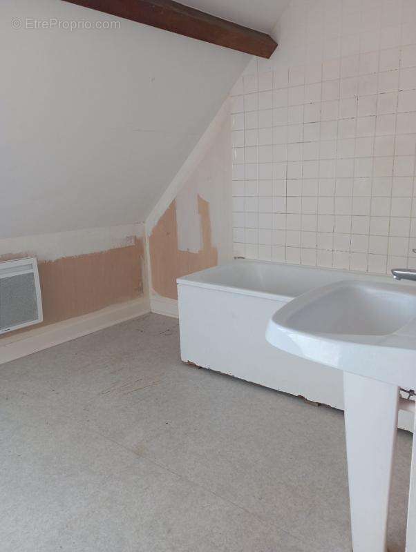 Maison à GARNAT-SUR-ENGIEVRE