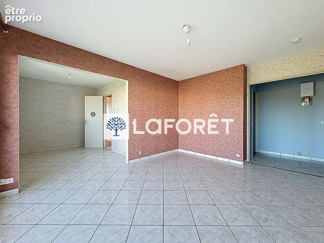 Appartement St Maurice De Beynost T3 de 68.50 m² avec balcon, place de parking et cave - photo 2