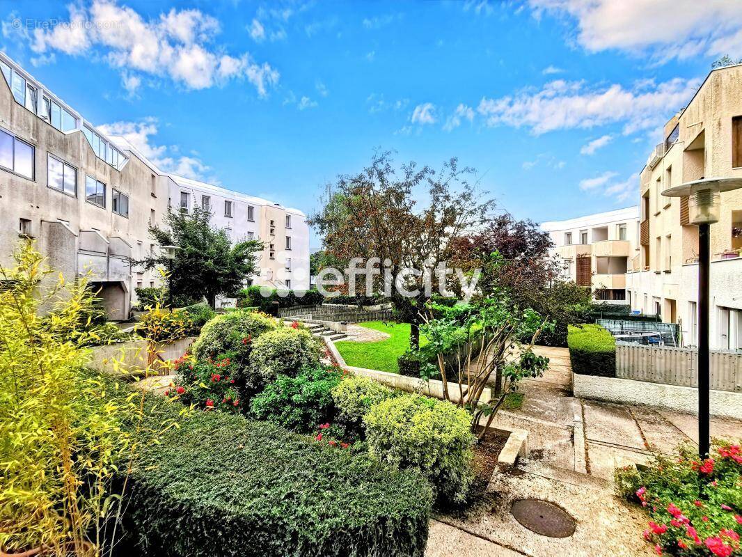 Appartement à LOGNES