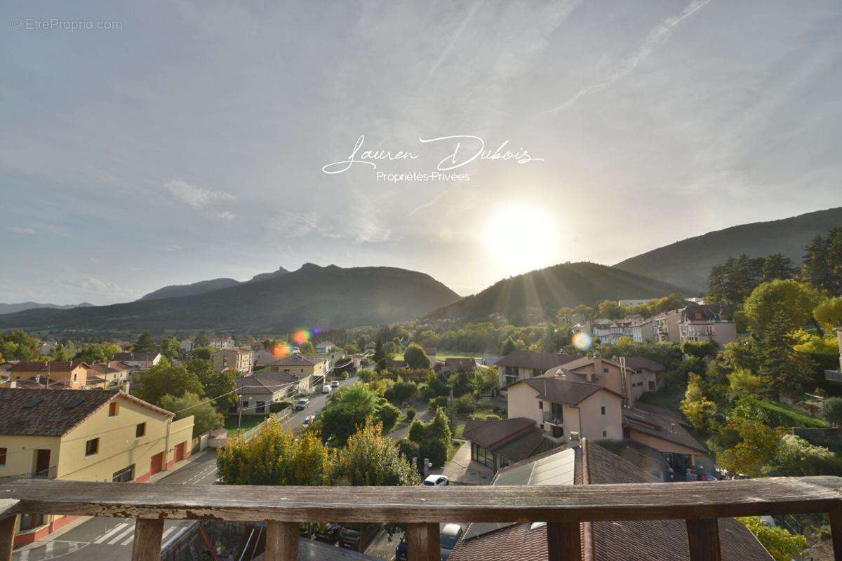 Appartement à SERRES