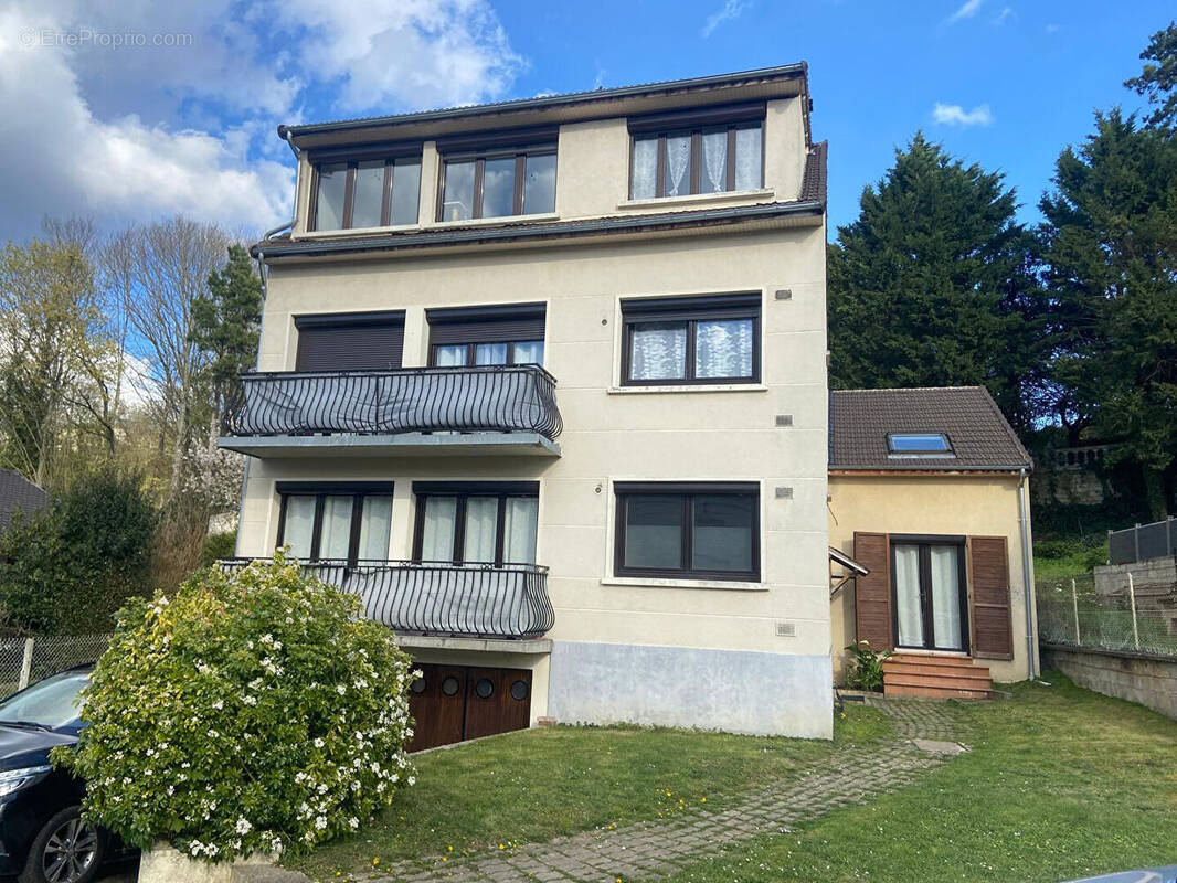 Appartement à MERY-SUR-OISE