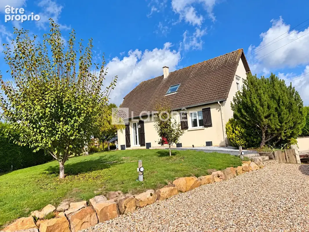 Photo Maison à Auzouville-Sur-Ry au prix de 229 900€