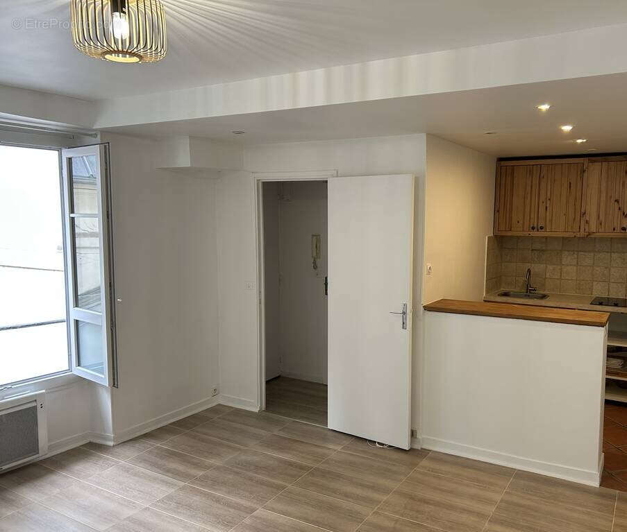 Appartement à PARIS-3E