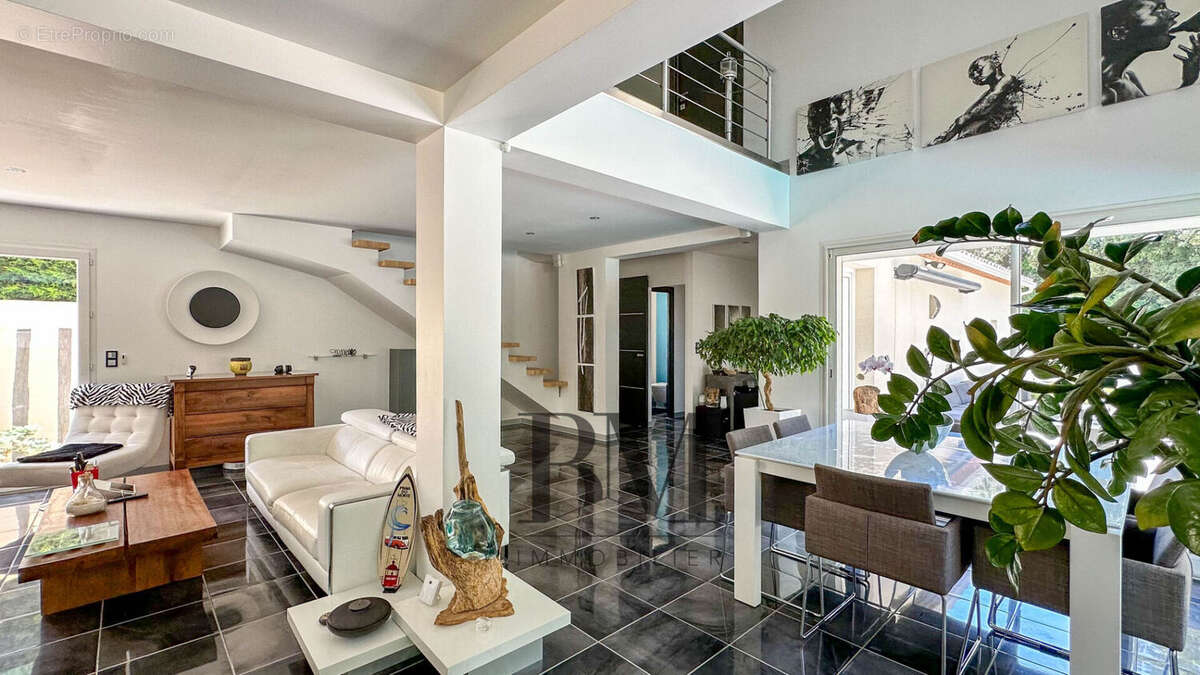 Maison à SAINT-CHRISTOL