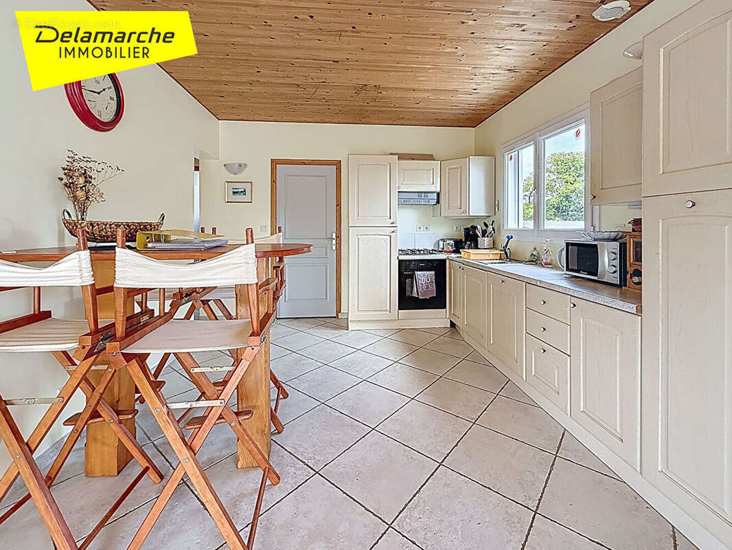 A vendre maison avec dépendances à la chapelle cecelin - photo 5