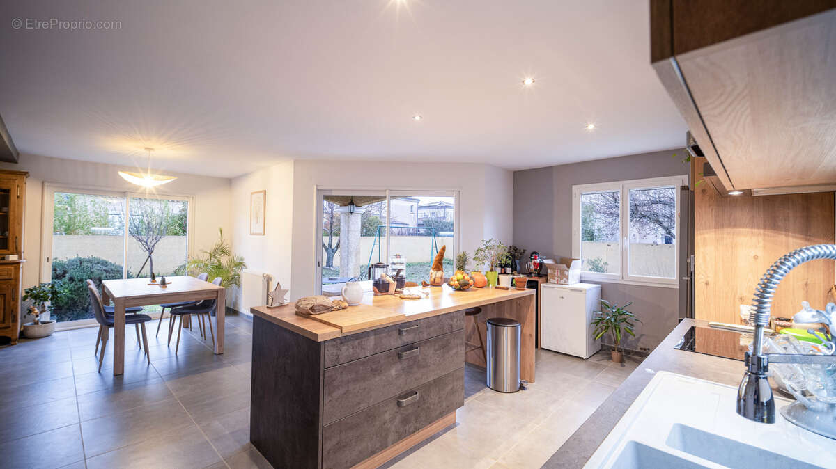 Maison à MALATAVERNE