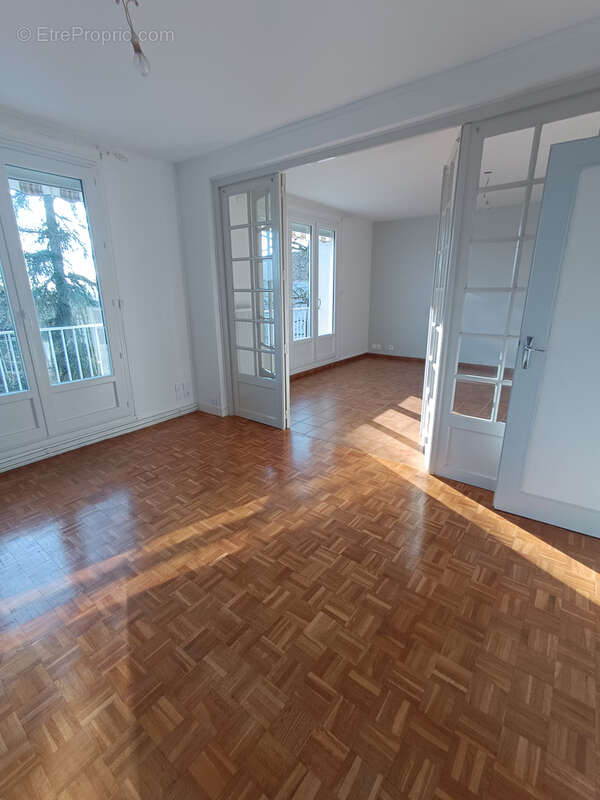 Appartement T3 - 79 m2 - proche du Parc de Bellevue - photo 3
