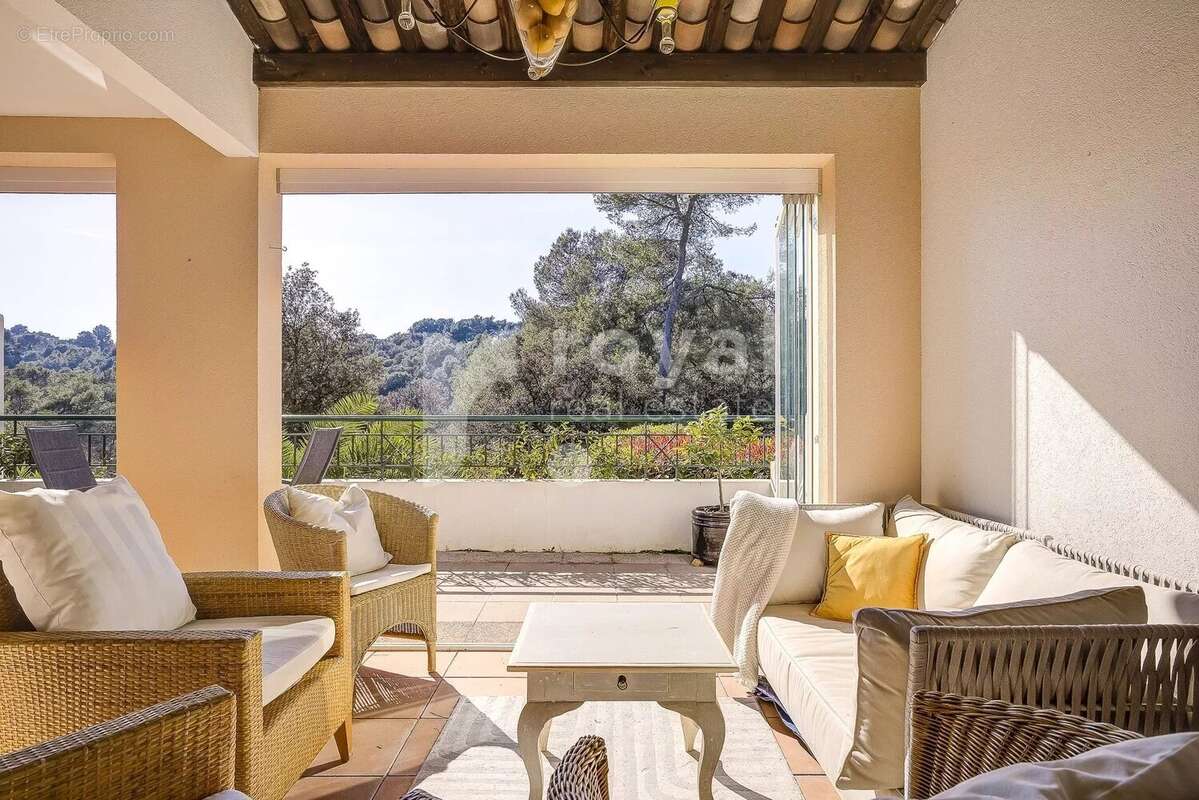 Maison à MOUGINS