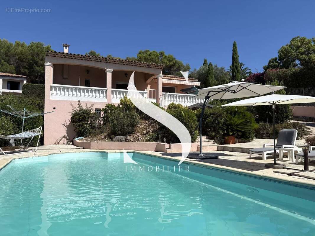Maison à VALLAURIS