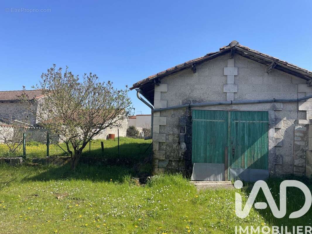 Photo 2 - Maison à ARCHIAC