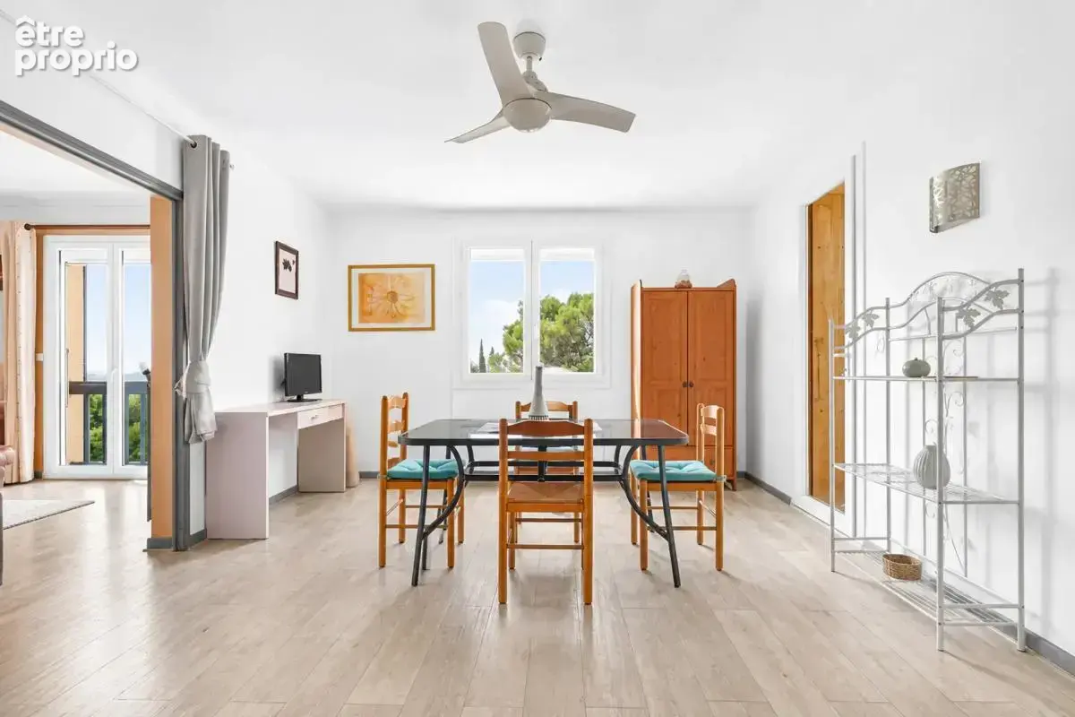 Maison de 7 pièces de 200 m² à Châteauneuf-de-Gadagne - photo 4