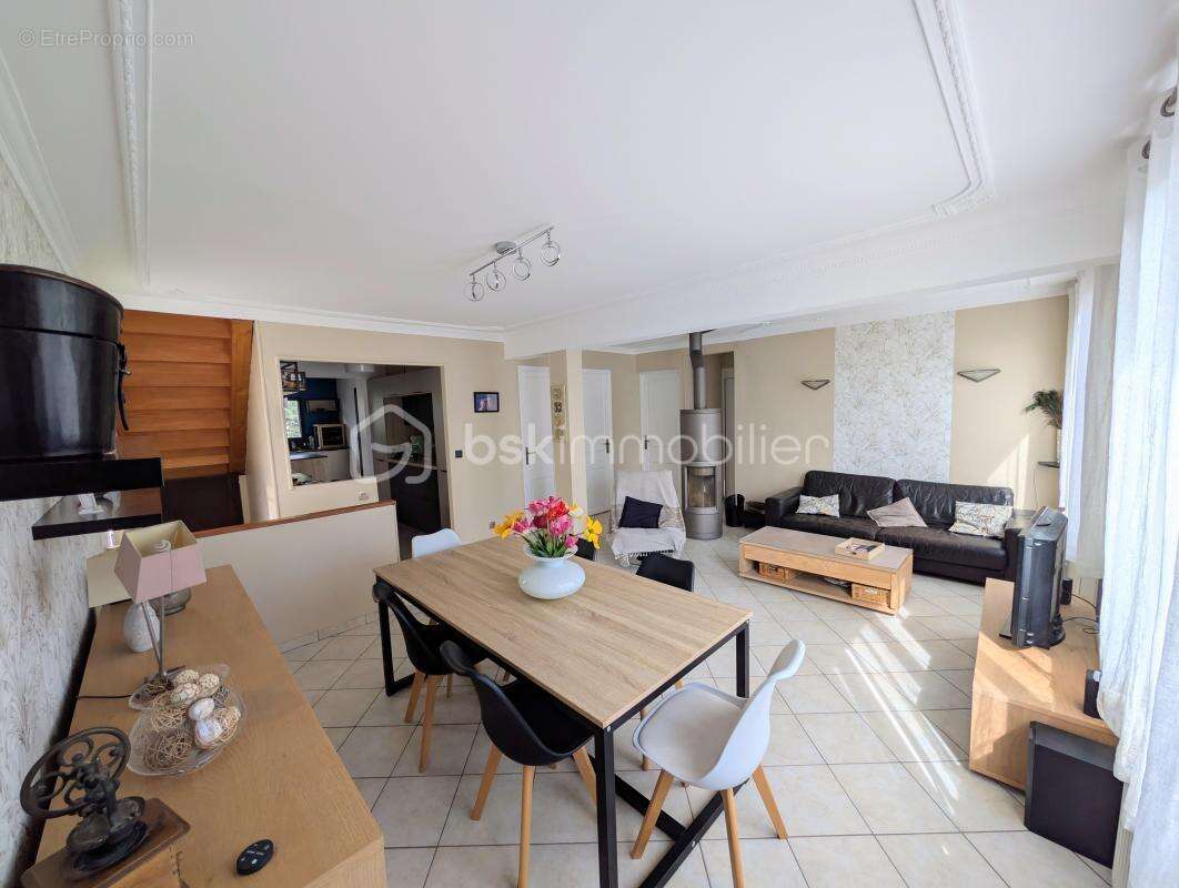Maison à CHAMPS-SUR-MARNE